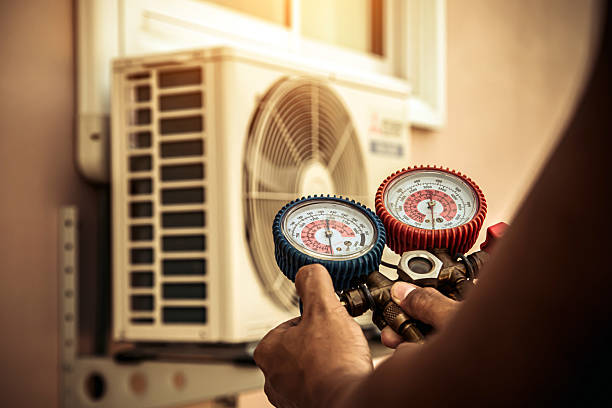 Professional Hvac technician working in Yorkshire, OH